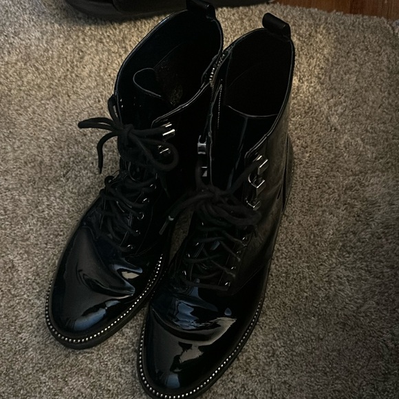 Michael kors boots - Picture 2 of 6